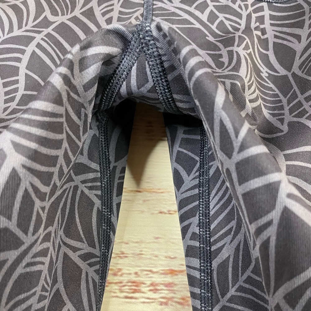 Lululemon Banana Leaf Wunder Under crop Leggings Size 4 Luxtreme - Picture 4 of 6